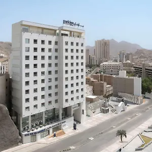 بارك إن باي راديسون ذاخر الشرقي فندق